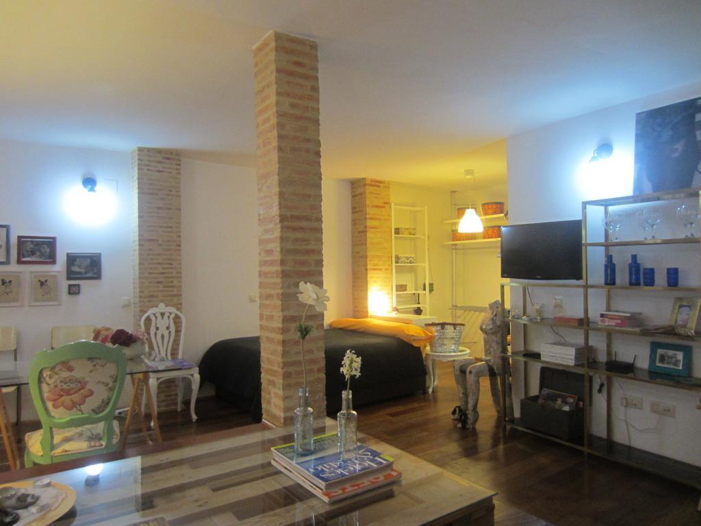 Apartament Living Valencia Studio Serranos Pokój zdjęcie